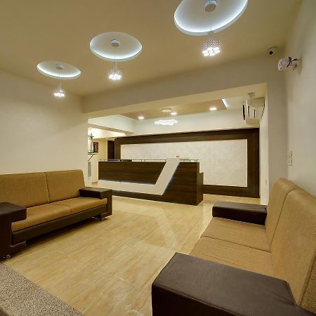 Rudra Royale Hotel Ahmedabad Exteriör bild