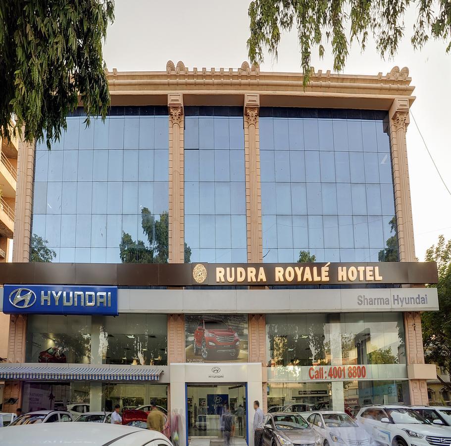Rudra Royale Hotel Ahmedabad Exteriör bild